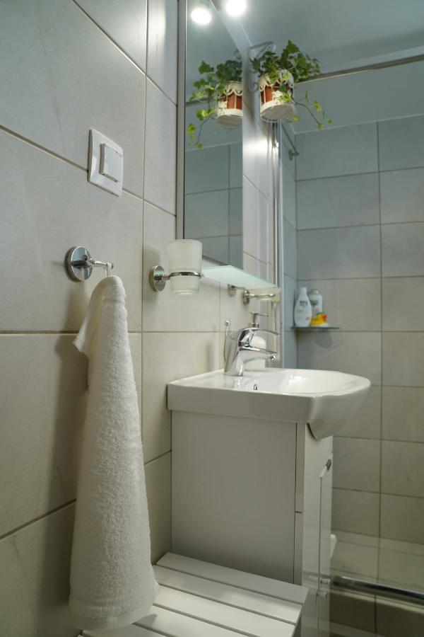 Athens Central Apartment 2 Mins To Metro Exterior foto